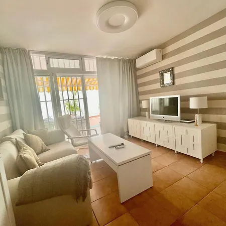 Gladiolos Apartment *